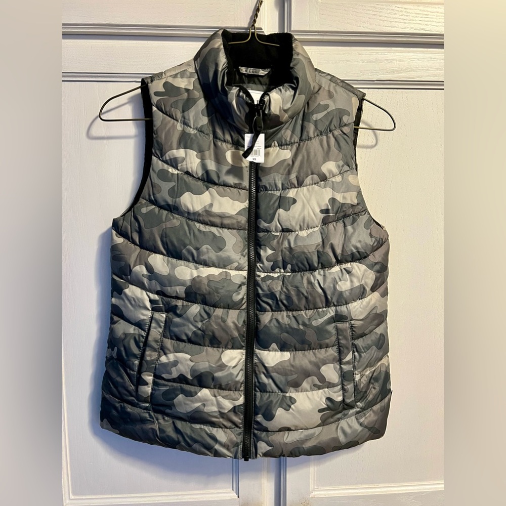 NWT Gap Camo Puffer Vest
